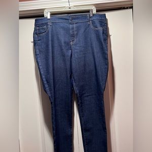 Women’s Old Navy Super Skinny denim blue jeans size 18 NWOT